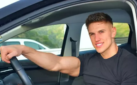 Cu ce se ocupă Alex Delea de la Survivor. Războinicul este stabilit în Spania