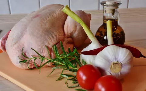 Cum fierbi carnea de pui pentru supe și ciorbe