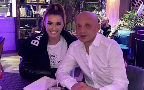 Divorțul cuplului Prodanca - Reghe împarte rudele în două tabere. Cine refuză să meargă la botezul fiului antrenorului