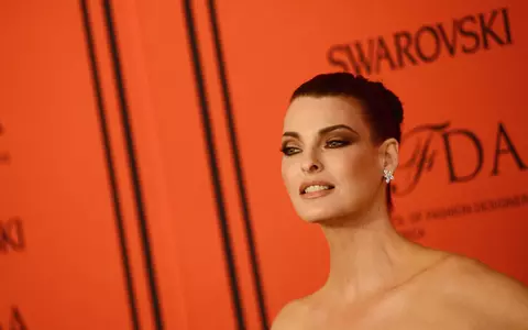 Linda Evangelista, prima apariție după ce a fost desfigurată de operațiile estetice: "Nu mai pot trăi în durere"