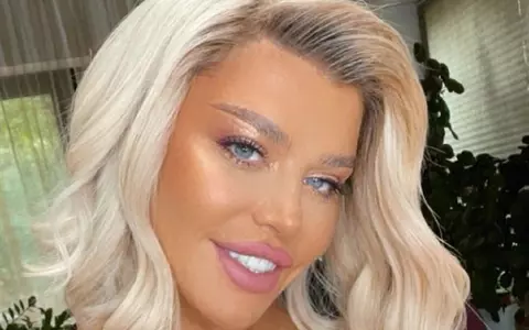 Cum arată Loredana Groza nemachiată. A postat fotografia pe Instagram