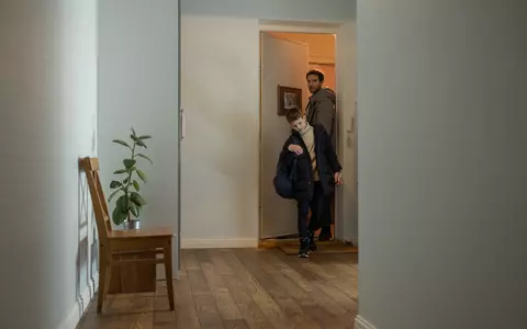 Cum să amenajezi holul de la intrarea în casă, astfel încât să nu îți lipsească nimic