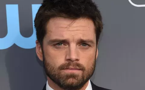 Cine e Sebastian Stan, actorul român care îl interpretează pe Tommy Lee. E în topul milionarilor