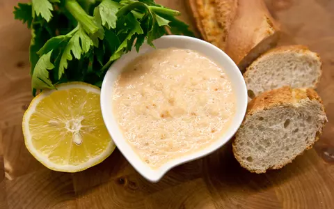 Rețetă salată de icre de știucă. Simplu și rapid!