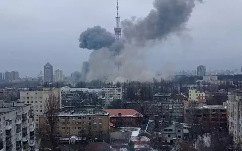 Armata rusă a bombardat mai multe obiective din Kiev: „Aici se petrec crime de război”