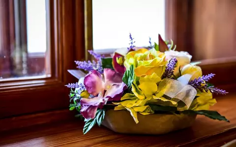 Florile artificiale, cea mai bună soluție pentru decorul casei
