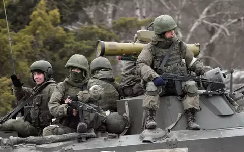 Dialogul halucinant dintre un soldat rus și soția lui, după ce el a jefuit o casă din Ucraina: „Ți-am furat cosmetice și adidași de marcă. Am făcut și saună”