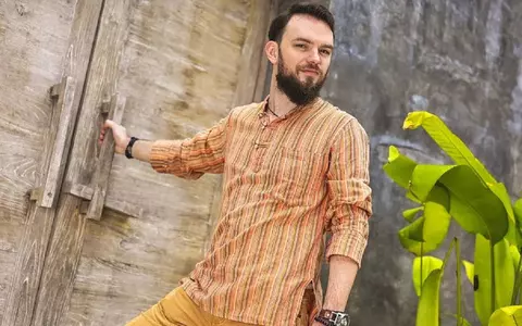 Cine este Dinu Popescu, ispita de la Insula Iubirii. E scriitor și licențiat în psihologie