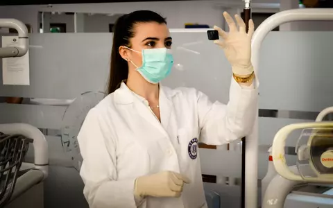 Ce trebuie să știi dacă îți dorești să devii asistent dentar