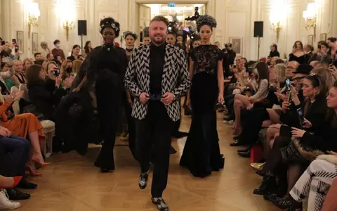 Loredana Groza și fiica ei, show de zile mari la Paris Fashion Week. Au prezentat pentru Cătălin Botezatu