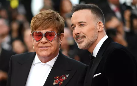 Elton John a vrut să adopte un copil din Ucraina, dar i-a fost interzis. Care este motivul