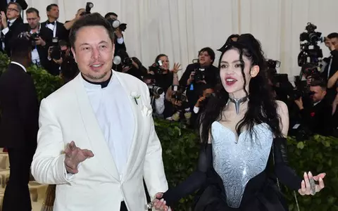 Elon Musk și Grimes au devenit părinți pentru a doua oară. Au apelat la o mamă surogat