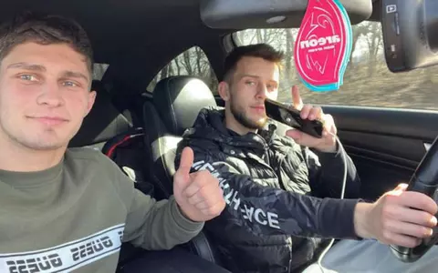 Doi tineri din Suceava au plecat în Kiev să vadă dacă războiul există. Au dormit în mașină și au stat nemâncați 4 zile