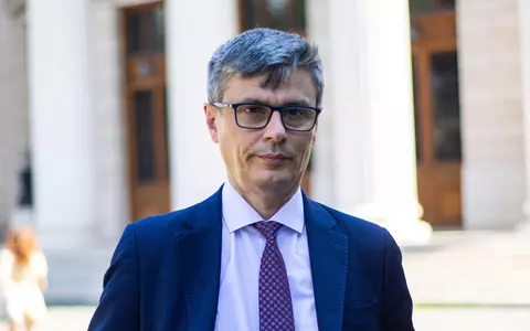Cozi imense la benzină în România. Anunțul Ministrului Energiei despre prețul benzinei