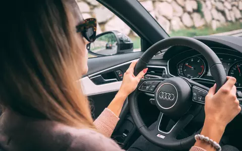 Greșeli pe care să le eviți sau să nu le mai faci când conduci o mașină￼