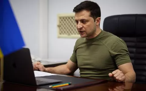 Ce semnifică hainele verzi pe care Zelenski le poartă de la începutul războiului dintre Rusia și Ucraina