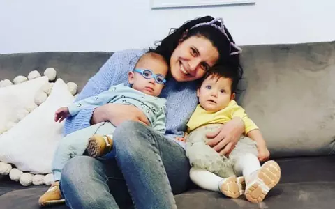 Ramona Păuleanu și-a botezat fiul, după ce a stat după 8 luni la terapie intensivă. Primele imagini de la eveniment