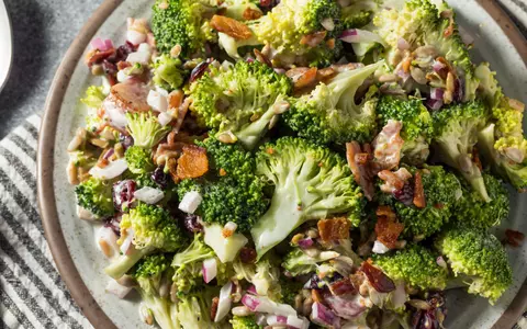 Rețetă de salată de broccoli cu bacon