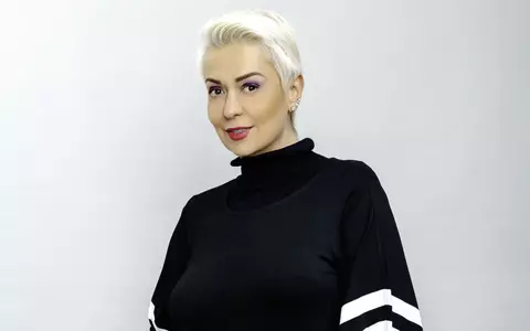 Monica Anghel împlinește azi 51 de ani. De ziua ei, se relaxează la munte, cu fiul său: “Aviv va mânca o prăjitură, eu nu” / EXCLUSIV
