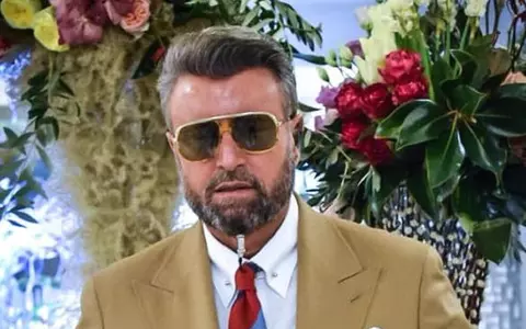 Cătălin Botezatu, despre copilăria lui: „Dădeam vina pe mama că era foarte rea cu mine. Mâncam bătaie”
