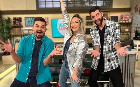 Adela Popescu l-a deschis la camașă pe Shurubel în direct, la TV. Imagini neașteptate: "Pot să..."