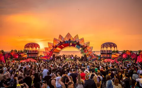 Line-up-ul complet pentru scenele Daydreaming și Oasis, la Neversea. Cel mai mare festival de pe o plajă din Europa are loc între 7 și 10 iulie, pe plaja Neversea din Constanța