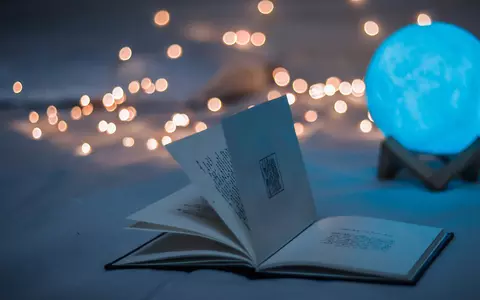 O nouă serie captivantă, disponibilă la BOOKZONE: Orașul Semilunii