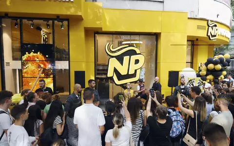 S-a deschis cu un eveniment cool un nou restaurant Noodle Pack în București. Selly, Mira și alți artiști au adunat în jurul lor sute de tineri.￼