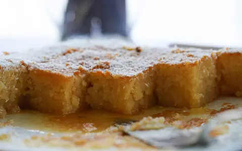 Rețetă de prăjitură Revani. Desertul tradițional grecesc