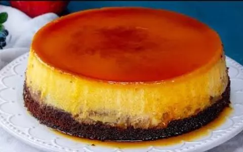 Rețetă de tort de mere cu cremă de zahăr ars și cacao