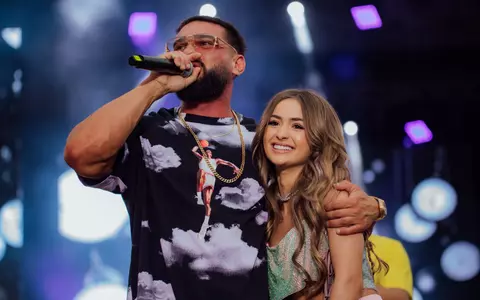 Iuliana Beregoi a împlinit 18 ani. Și-a serbat majoratul pe scenă, alături de Mario Fresh și Dorian Popa