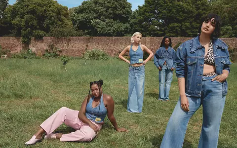 Levi’s x GANNI revine cu o colecție care jonglează cu nuanțe inspirate din natură, alături de Emma Chamberlain