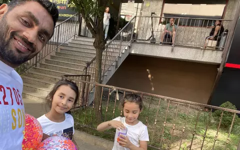 Ce relație are Bănel Nicoliță cu fiicele sale, după divorțul de mama lor: „Ca tată sunt foarte...”