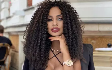 Câți bani a câștigat Laurette pe OnlyFans, în doar 24 de ore. Abonamentul pentru o lună îi costă pe fanii ei 20 de dolari