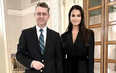 Anca Serea, singură cu cei patru copii în prima zi de școală. Ce se întâmplă cu Adi Sînă: „Din păcate...”
