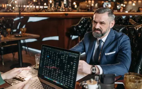 Vrei să cumperi un ceas de lux? 10 criterii pentru o alegere sigură