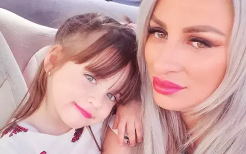Sânziana Buruiană o alăptează și acum pe fiica ei, deși în curând merge la școală: "În public mi-e rușine"
