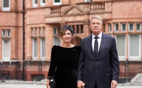 Cum s-au îmbrăcat Carmen și Klaus Iohannis, la înmormântarea Reginei Elisabeta a II-a