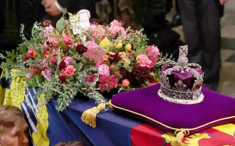Ce obiect a pus Regele Charles al III-lea pe sicriul Reginei Elisabeta a II-a. Imaginile surprinse în timpul înmormântării