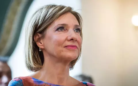 Cum s-a îmbrăcat Carmen Iohannis în prima zi de școală. Prima Doamnă României a devenit dirigintă pentru o nouă generație de boboci