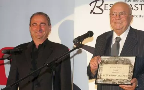 Vasile Muraru, discurs emoționant la priveghiul lui Alexandru Arșinel: "E acum sus în cer, alături de doamna Stela Popescu, și de alții, și-i bucura pe îngeri"