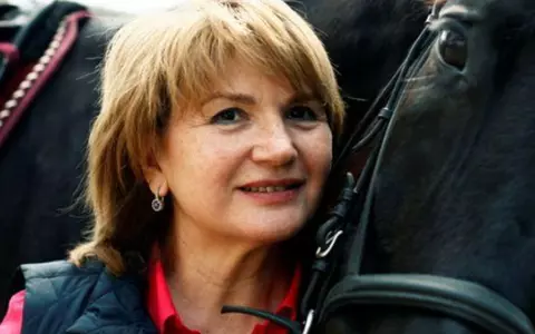 Maria Băsescu împlinește azi 71 de ani. Cătălin Botezatu, despre stilul ei vestimentar: "Este un exemplu pentru multe femei"