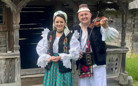 Amalia Ursu și Vasilică Ceterașu vor deveni părinți de gemeni. Soția artistului: "Am fost în stare de șoc"