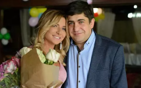 În ziua nunții sale, fiul lui Nicolae Botgros a mers la mormântul mamei. Imagini emoționante