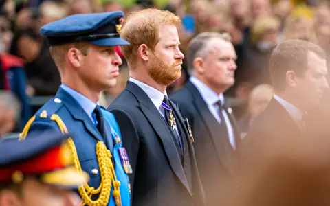 Presa britanică: Prinții William și Harry au evitat orice interacțiune la înmormântarea Reginei Elisabeta a II-a. Nici măcar nu s-au privit în ochi
