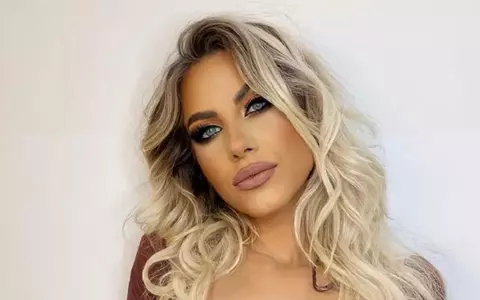 Amna e hărțuită de un bărbat pe internet. Artista primește zeci de mesaje de la un necunoscut: "M-a disperat"