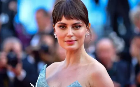 Catrinel Menghia a primit premiul special la Festivalul de Film de la Roma pentru regia scurtmetrajului "Ossa/Bones"