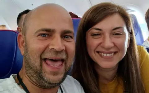 Cum și-a cunoscut Cosmin Seleși soția și cum a cerut-o în căsătorie: „Ne-am întâlnit la semafor. Ea era...”. Detalii neștiute despre nunta lor / EXCLUSIV