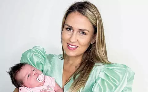 Ce probleme a avut Cristina Almășan în timpul sarcinii: „Mi-a fost foarte greu. Am vomitat foarte, foarte mult”. Iubitul ei a asistat la nașterea fiicei lor / EXCLUSIV