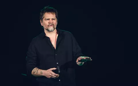 Din 1 noiembrie, la Teatrul Național ”I. L. Caragiale” din București, vă invităm să vedeți Freak Show vol 2, spectacolul scris și regizat de Florin Piersic Jr.